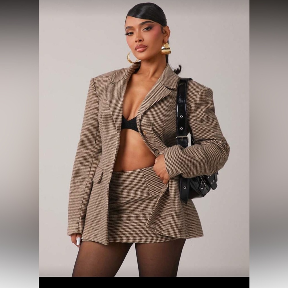 Radiana Retro Chic Commuting
Brown Plaid Suit Set - Picture 7 of 10